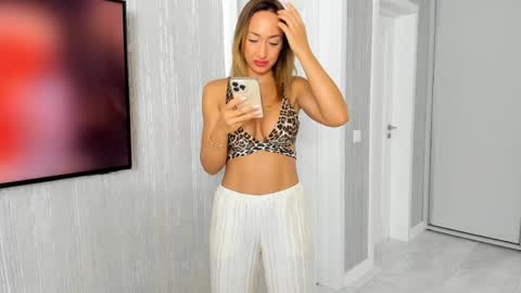 Snapshot of finestchantilly chatting on 10, 4, 2026 FinestChantilly online show from 10, 4, 2026