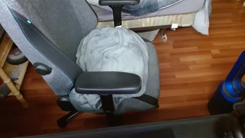 Snapshot of fingerpoppingeachother chatting on 4, 1, 2025 fingerpoppingeachother online show from 4, 1, 2025