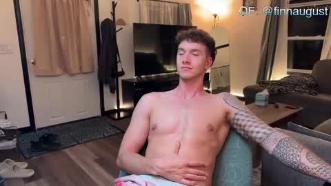 Finn August online show from 6, 10, 2025