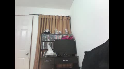 Snapshot of finnky1 chatting on 25, 10, 2025 finnky1 online show from 25, 10, 2025