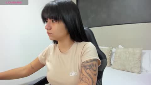 F I O R E L L A  online show from 18, 11, 2025