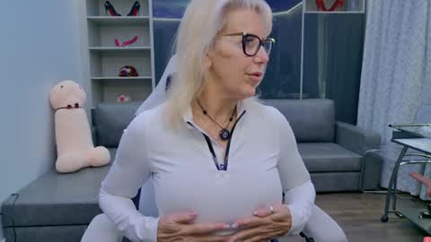 Snapshot of fitcougarcb chatting on 17, 2, 2026 Bianca online show from 17, 2, 2026