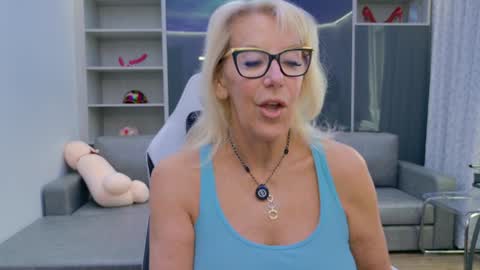 Snapshot of fitcougarcb chatting on 20, 3, 2026 Bianca online show from 20, 3, 2026