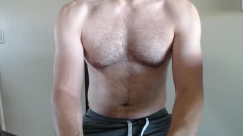 Snapshot of fithubby80 chatting on 31, 10, 2025 fithubby80 online show from 31, 10, 2025