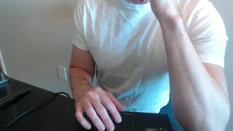 Snapshot of fithubby80 chatting on 5, 11, 2025 fithubby80 online show from 5, 11, 2025