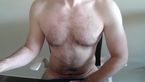 Snapshot of fithubby80 chatting on 27, 2, 2026 fithubby80 online show from 27, 2, 2026