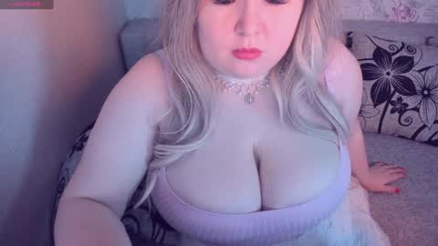 Snapshot of flame_beauty chatting on 8, 12, 2024 Gabrielle online show from 8, 12, 2024