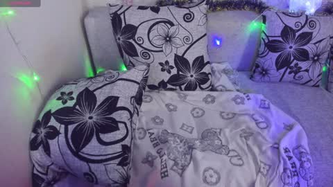 Snapshot of flame_beauty chatting on 5, 1, 2025 Gabrielle online show from 5, 1, 2025