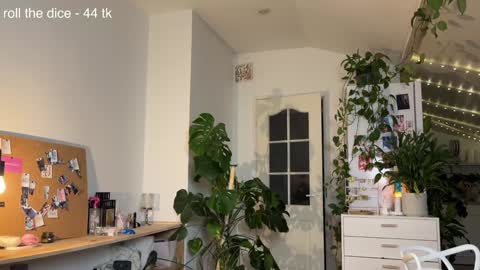 Snapshot of flaming_hotty chatting on 22, 12, 2024 Eva online show from 22, 12, 2024