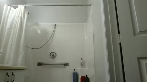 Snapshot of flboyz chatting on 3, 11, 2025 The Rain-Bro online show from 3, 11, 2025