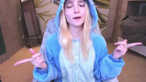 Snapshot of fleximona chatting on 7, 3, 2026 FlexiMona online show from 7, 3, 2026