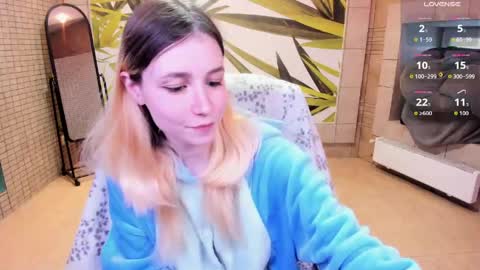 Snapshot of fleximona chatting on 12, 4, 2026 FlexiMona online show from 12, 4, 2026