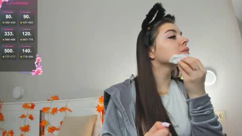 Snapshot of flirtbubble chatting on 2, 12, 2025 Doloras online show from 2, 12, 2025