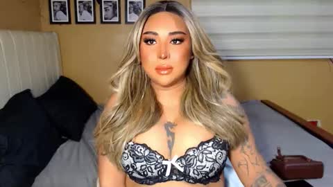 Snapshot of flirtybellahotcummings chatting on 31, 10, 2025 Bella Napoli online show from 31, 10, 2025