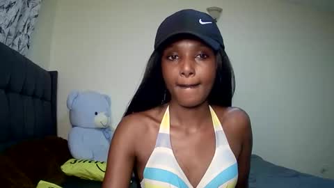 Snapshot of flirtyy_sheery chatting on 18, 1, 2025 sheery online show from 18, 1, 2025