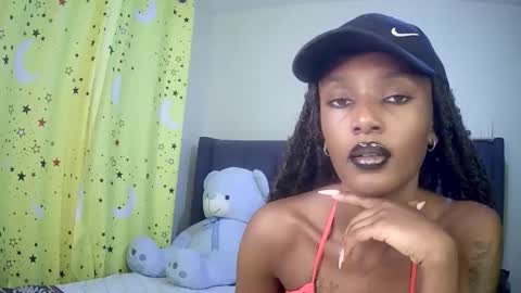 Snapshot of flirtyy_sheery chatting on 19, 10, 2025 sheery online show from 19, 10, 2025