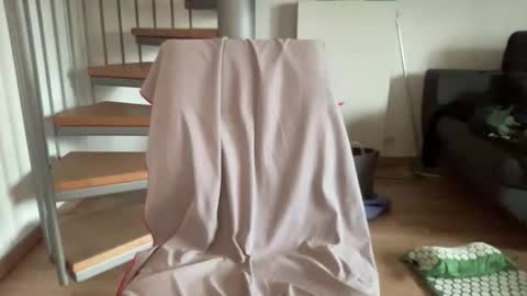 Snapshot of flohotsexy33 chatting on 13, 4, 2026 flohotsexy33 online show from 13, 4, 2026