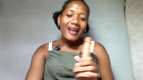 florencia011 online show from 12, 2, 2025