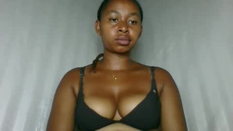 florencia011 online show from 15, 12, 2025