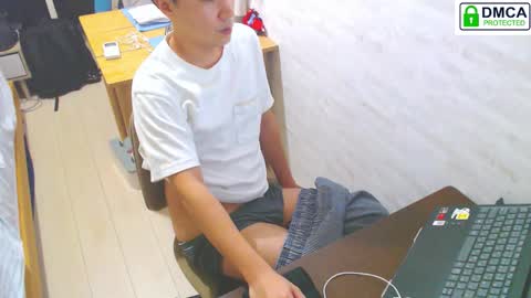 Snapshot of flowerbox chatting on 27, 10, 2025 flowerbox online show from 27, 10, 2025