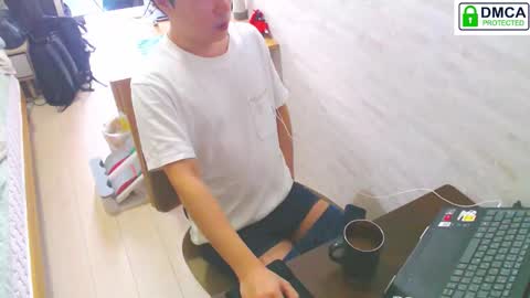 Snapshot of flowerbox chatting on 21, 12, 2025 flowerbox online show from 21, 12, 2025