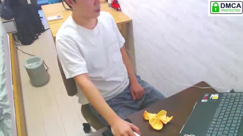 Snapshot of flowerbox chatting on 12, 1, 2026 flowerbox online show from 12, 1, 2026