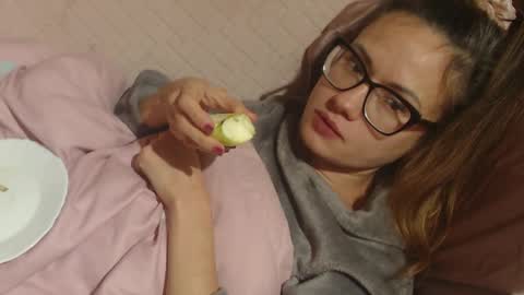 say meow and send tip  online show from 15, 11, 2025