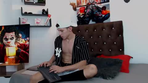 flowers109 online show from 16, 1, 2025