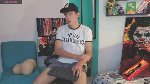 Snapshot of flowers109 chatting on 13, 4, 2026 flowers109 online show from 13, 4, 2026