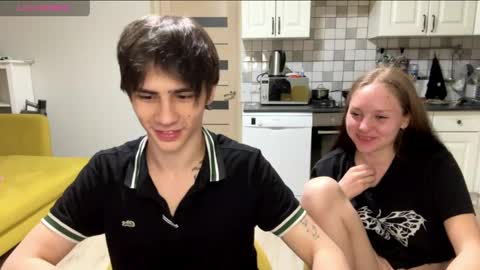 Snapshot of flowerscouple chatting on 29, 4, 2026 flowerscouple online show from 29, 4, 2026