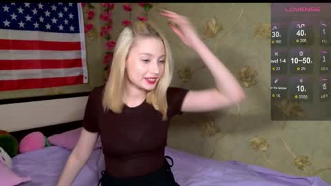 Snapshot of fluffy_cloude chatting on 25, 10, 2025 fluffy_cloude online show from 25, 10, 2025