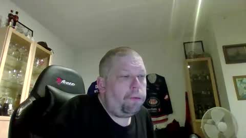 Snapshot of fluffy_espen chatting on 16, 3, 2026 fluffy_espen online show from 16, 3, 2026
