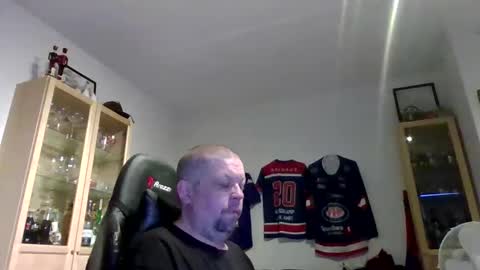 Snapshot of fluffy_espen chatting on 16, 3, 2026 fluffy_espen online show from 16, 3, 2026