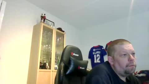 Snapshot of fluffy_espen chatting on 28, 3, 2026 fluffy_espen online show from 28, 3, 2026