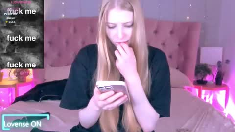 Mia online show from 25, 10, 2025