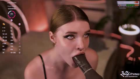 Snapshot of fluffyellie chatting on 15, 9, 2025 ask me online show from 15, 9, 2025