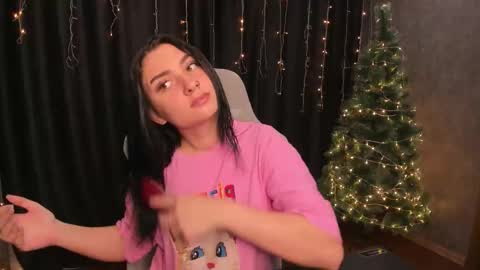 Snapshot of flufyfoxx chatting on 15, 12, 2025 Lina online show from 15, 12, 2025