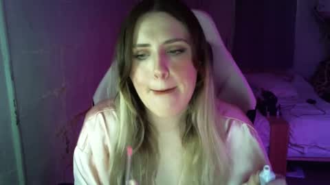 Snapshot of fluxsux chatting on 6, 10, 2025 Flux online show from 6, 10, 2025