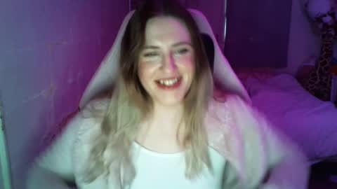 Snapshot of fluxsux chatting on 12, 11, 2025 Flux online show from 12, 11, 2025