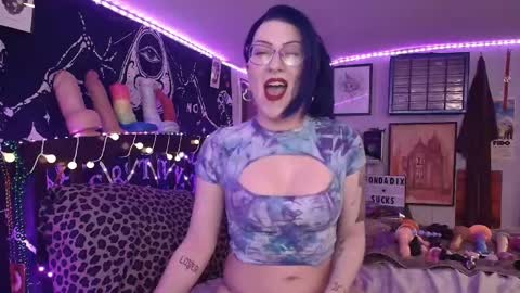 Fonda Dix online show from 2, 3, 2025