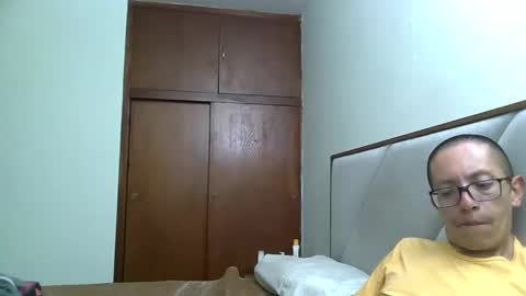 Snapshot of fonzi_flores chatting on 5, 10, 2025 fonzi_flores online show from 5, 10, 2025
