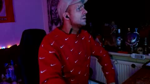 Snapshot of fonzie8012 chatting on 27, 9, 2025 Hard2DaCore22 online show from 27, 9, 2025