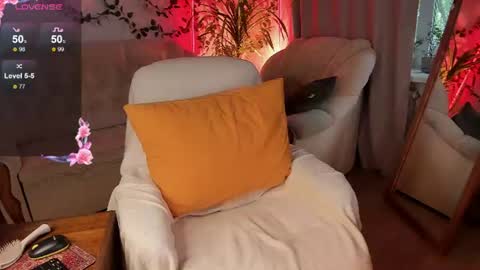 Snapshot of forest_lina chatting on 18, 6, 2026 online show from 18, 6, 2026
