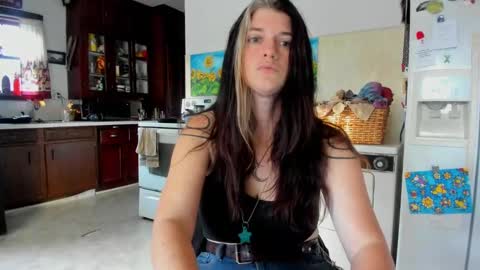 Snapshot of forestdarling chatting on 15, 11, 2025 forestdarling online show from 15, 11, 2025