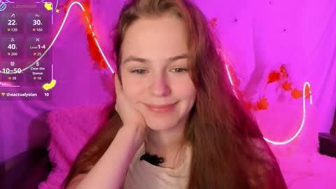 Snapshot of fox_lisaaa chatting on 8, 11, 2025 Lisa online show from 8, 11, 2025