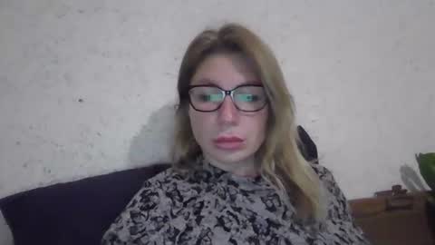 Snapshot of fox_red_lady7 chatting on 19, 12, 2024 fox_red_lady7 online show from 19, 12, 2024