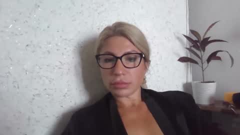 Snapshot of fox_red_lady7 chatting on 11, 9, 2025 fox_red_lady7 online show from 11, 9, 2025