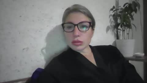 fox_red_lady7 online show from 13, 11, 2025