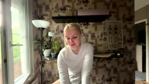 Snapshot of foxfrromearth chatting on 21, 7, 2026 i am your baby Alien online show from 21, 7, 2026