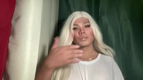 Snapshot of foxli_xx chatting on 23, 4, 2026 KITTY online show from 23, 4, 2026